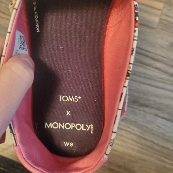 Toms ladies monopoly slip on size 9 - Picture 2 of 3